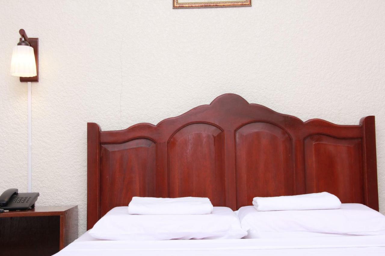 Casanas Suites Puerto Princesa Εξωτερικό φωτογραφία