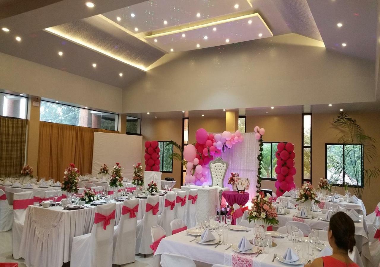 Casanas Suites Puerto Princesa Εξωτερικό φωτογραφία